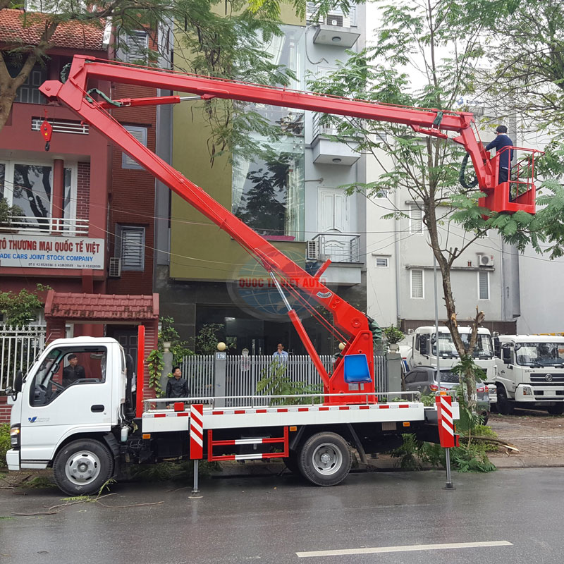 xe-nang-nguoi-boom-lift-isuzu-18m