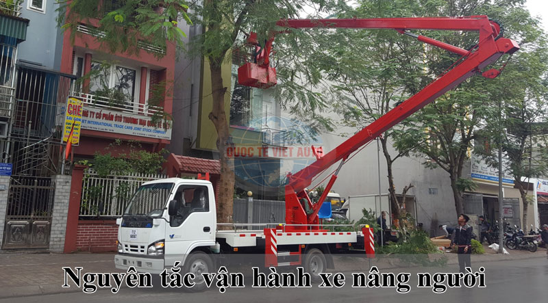 nguyên tắc vận hành xe nâng người